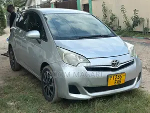 Toyota Ractis 2011 Silver