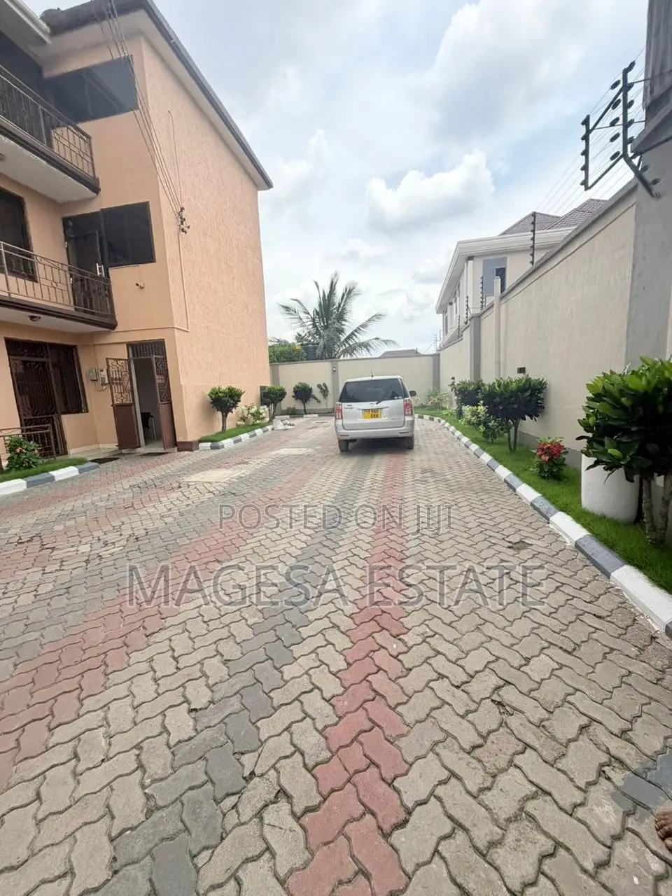 Furnished 9bdrm Apartment in Kijitonyama for sale
