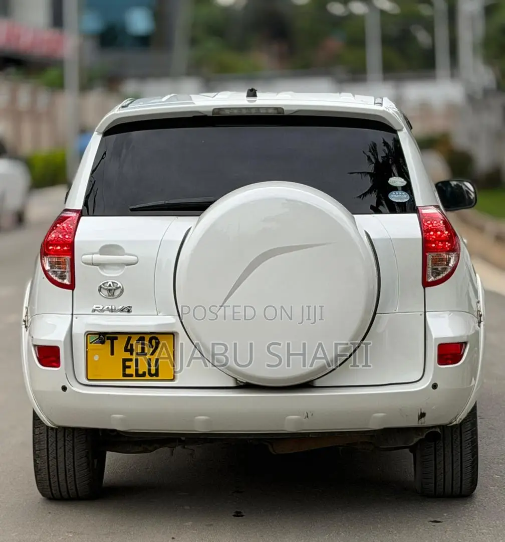 Toyota RAV4 2.5 2010 White