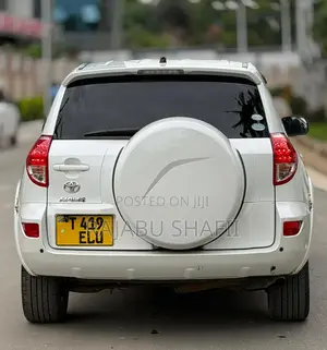 Toyota RAV4 2.5 2010 White