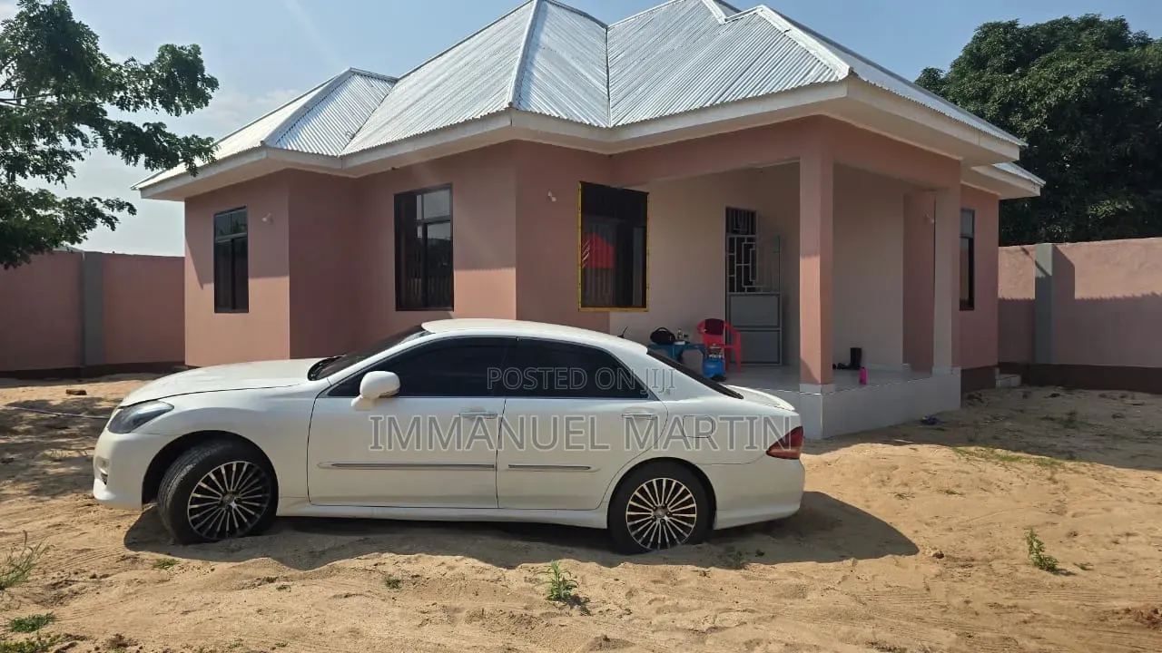 Toyota Crown 2009 White