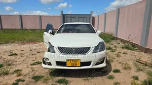 Toyota Crown 2009 White