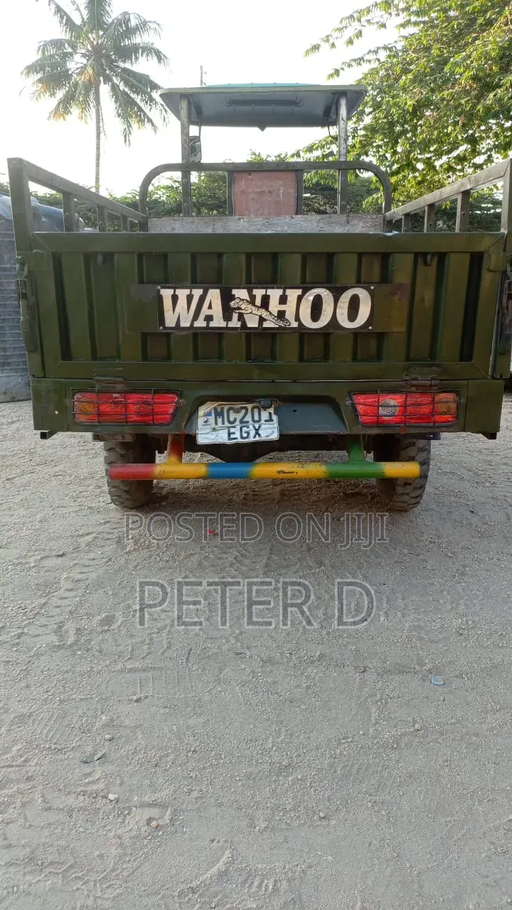 Bajaj Avenger 200 2025 Green
