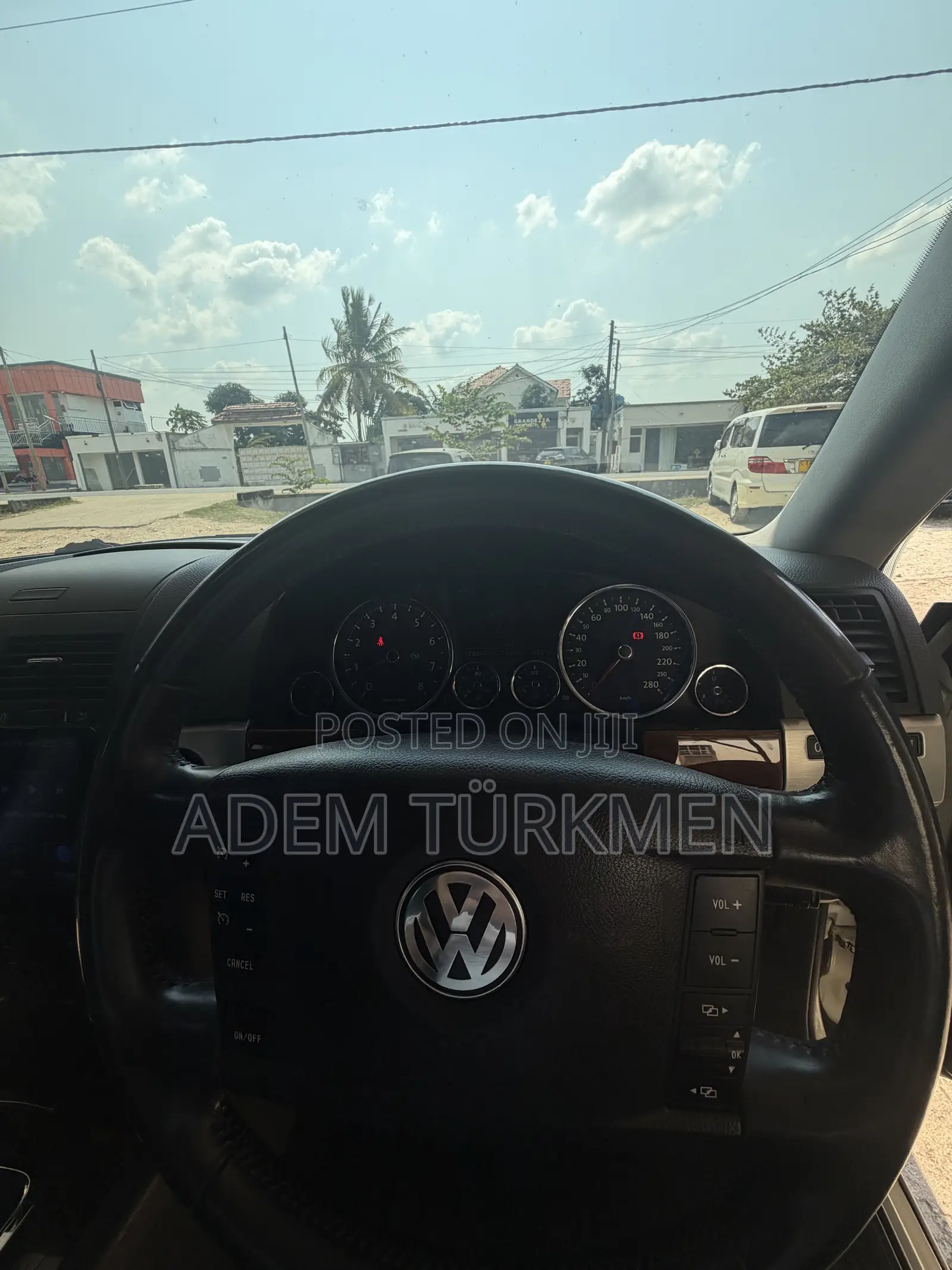Volkswagen Touareg 2010 White