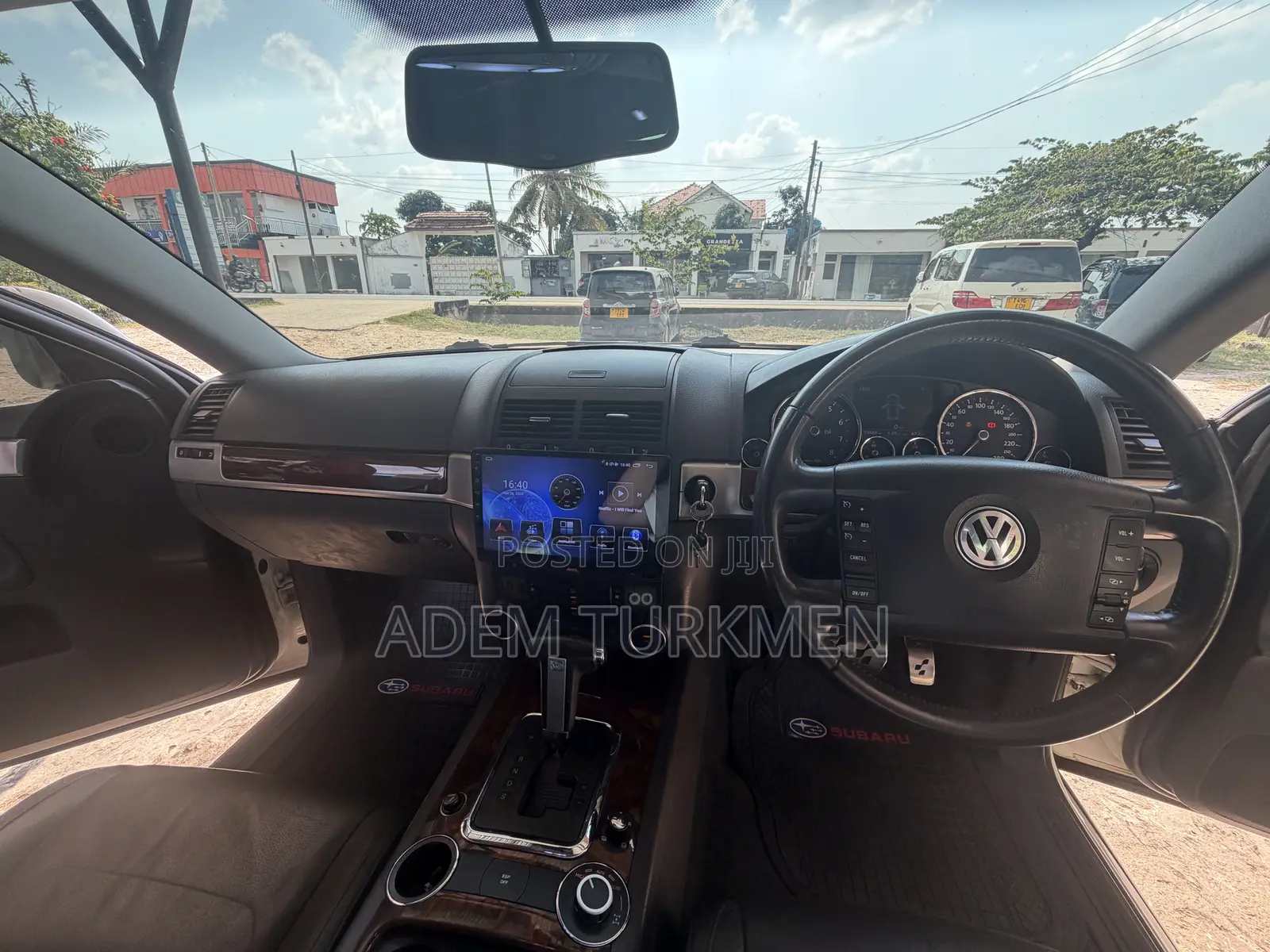 Volkswagen Touareg 2010 White