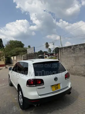 Volkswagen Touareg 2010 White