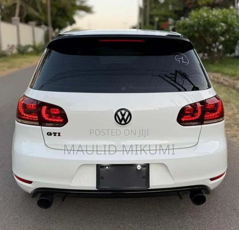 Volkswagen Golf GTI 2011 White