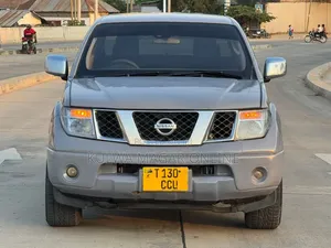 Nissan Navara 2008 Gray