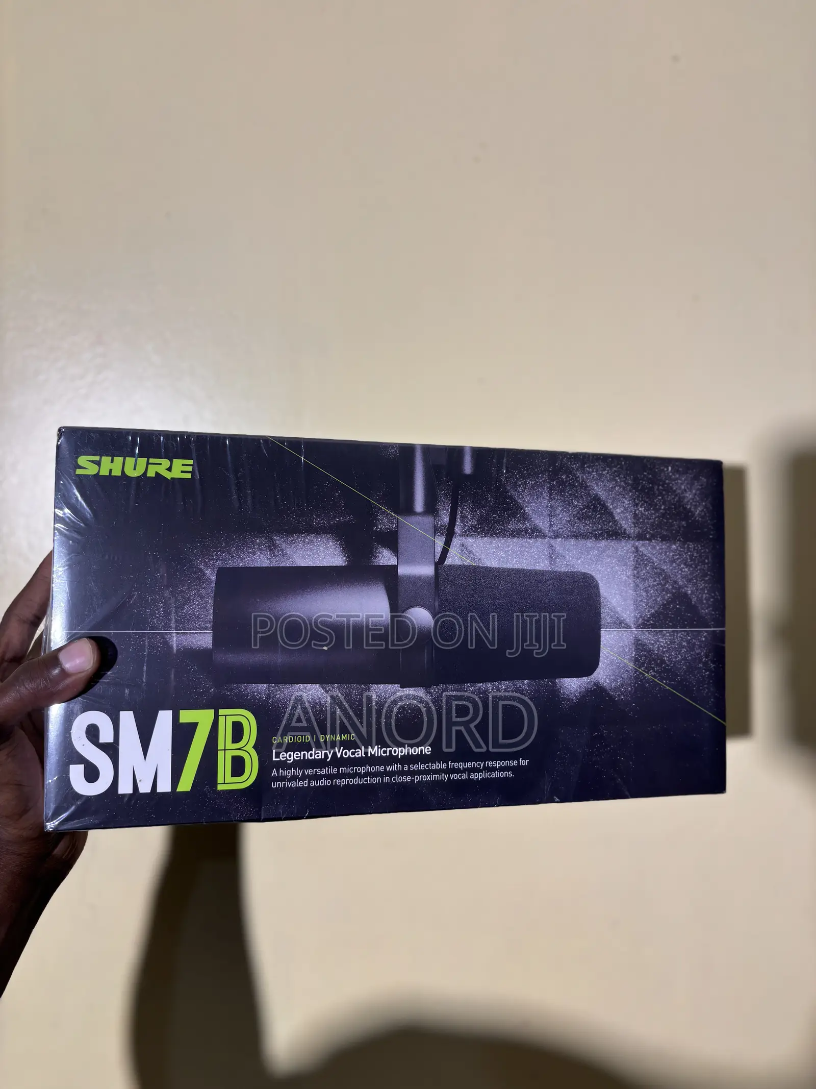 Shure SM7B Professional XLR Studio Microphone for Podcast Recording