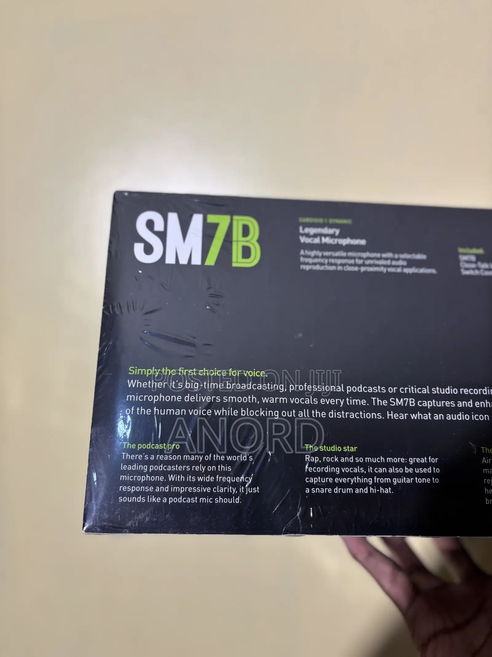 Shure SM7B Professional XLR Studio Microphone for Podcast Recording