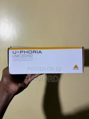 Behringer U-Phoria UMC202HD USB Audio Interface 24-Bit/192kHz