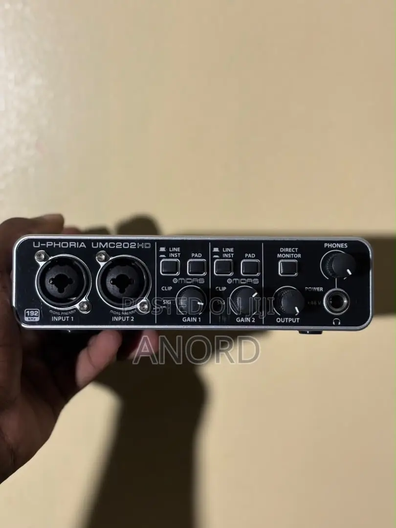 Behringer U-Phoria UMC202HD USB Audio Interface 24-Bit/192kHz