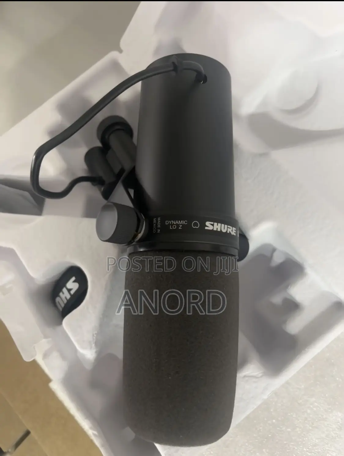 Shure SM7B Professional XLR Studio Microphone for Podcast Recording