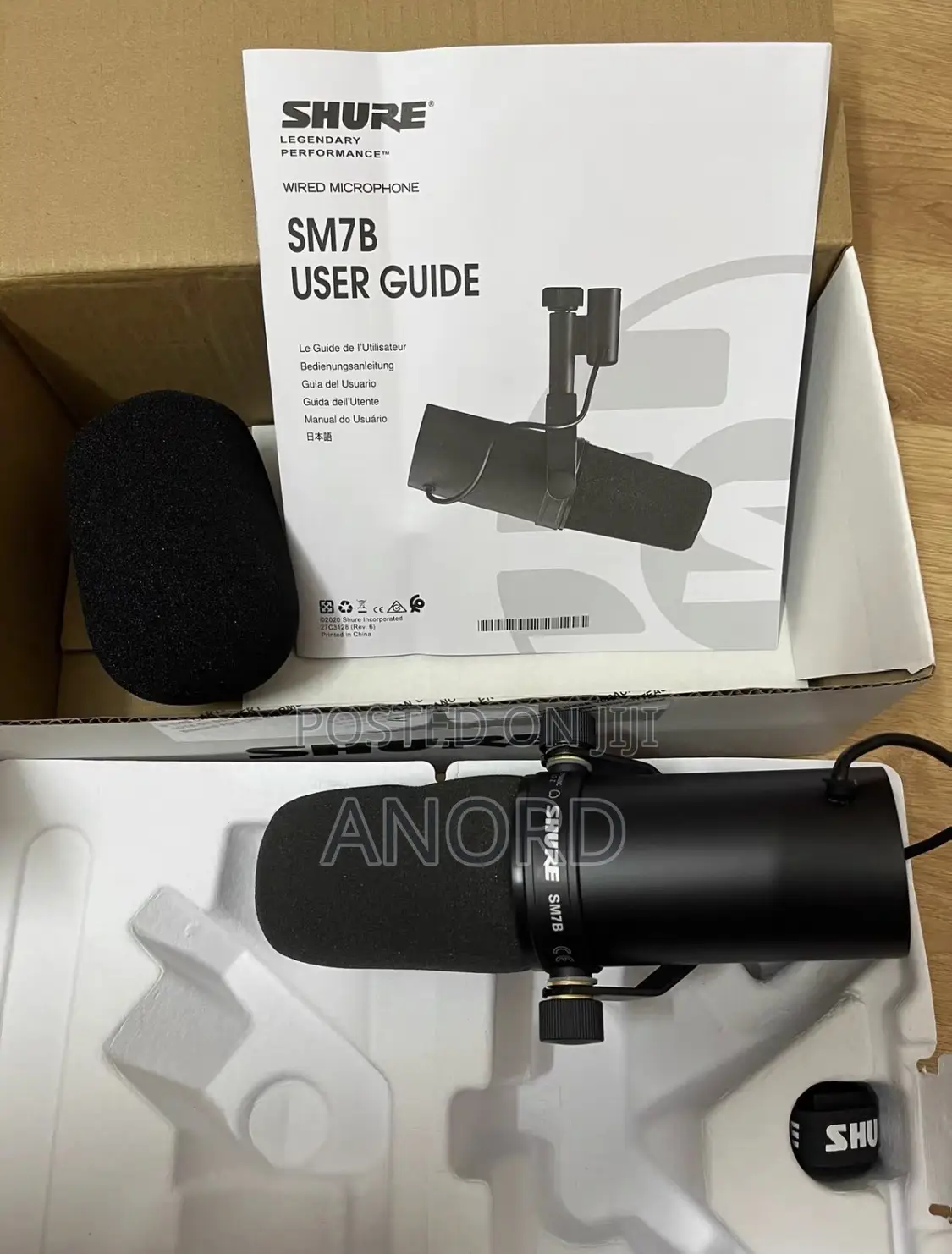 Shure SM7B Professional XLR Studio Microphone for Podcast Recording