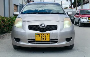 Toyota Vitz 2006 Silver