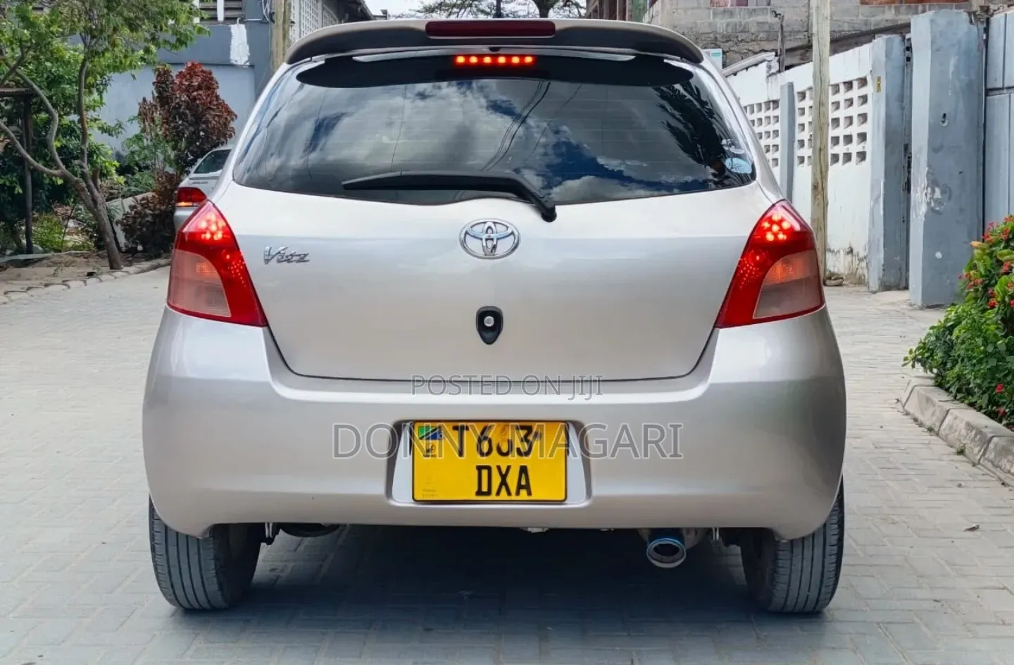 Toyota Vitz 2006 Silver