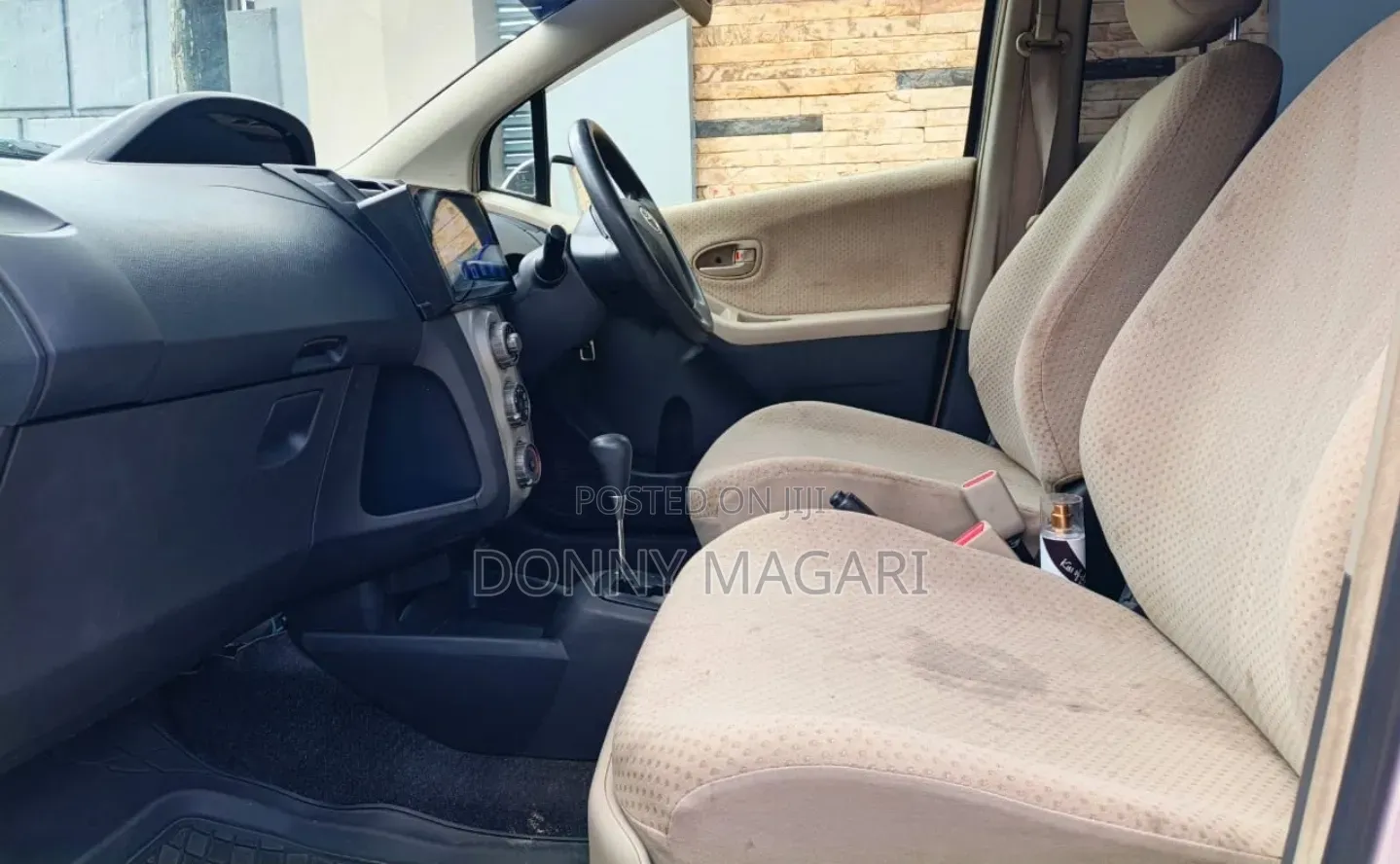 Toyota Vitz 2006 Silver