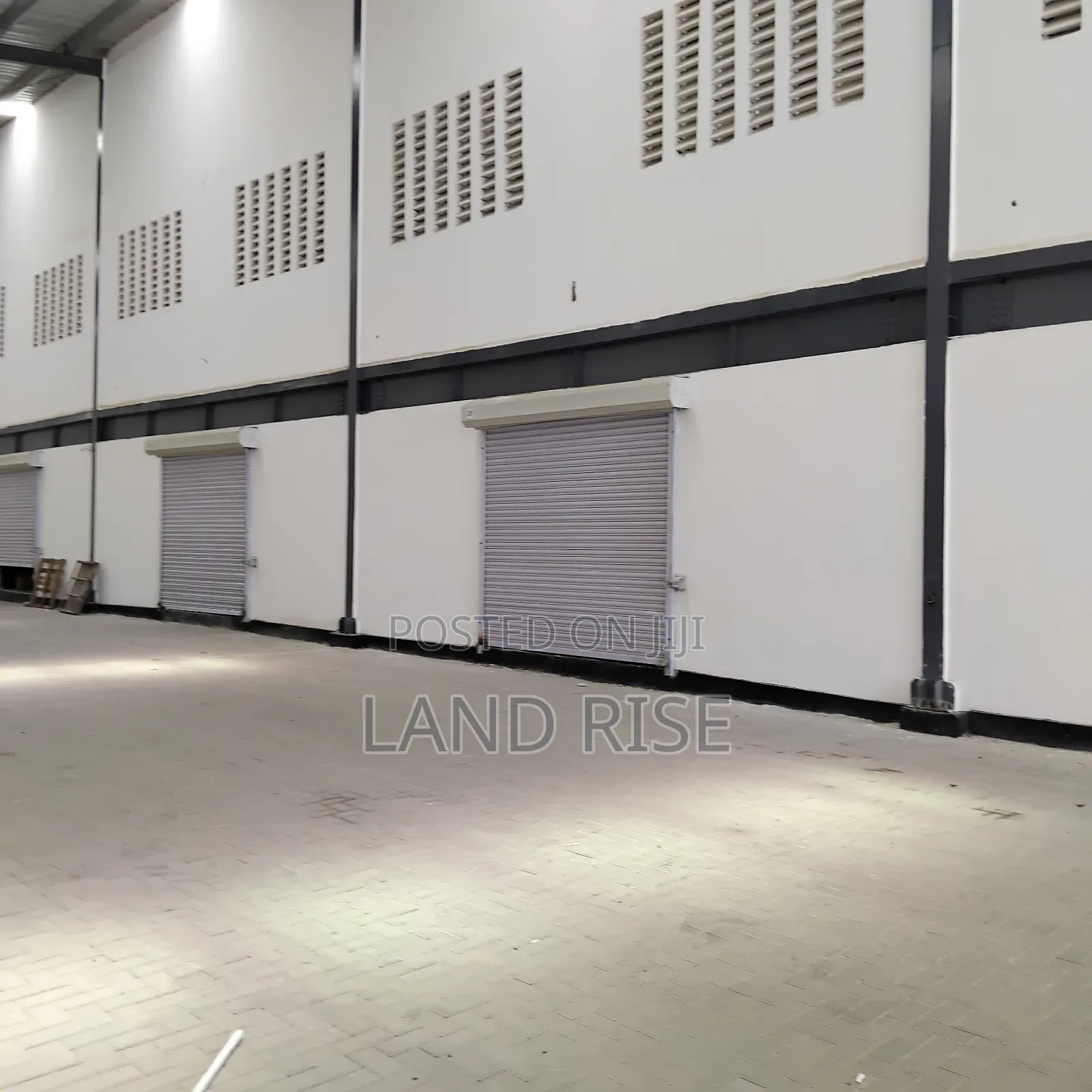 A 280 SQM Warehouse for Rent