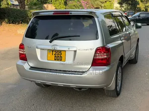 Toyota Kluger 2004 Gray