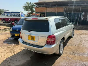 Toyota Kluger 2004 Gray