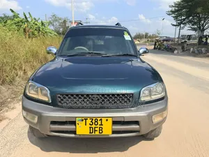 Toyota RAV4 1999 Green