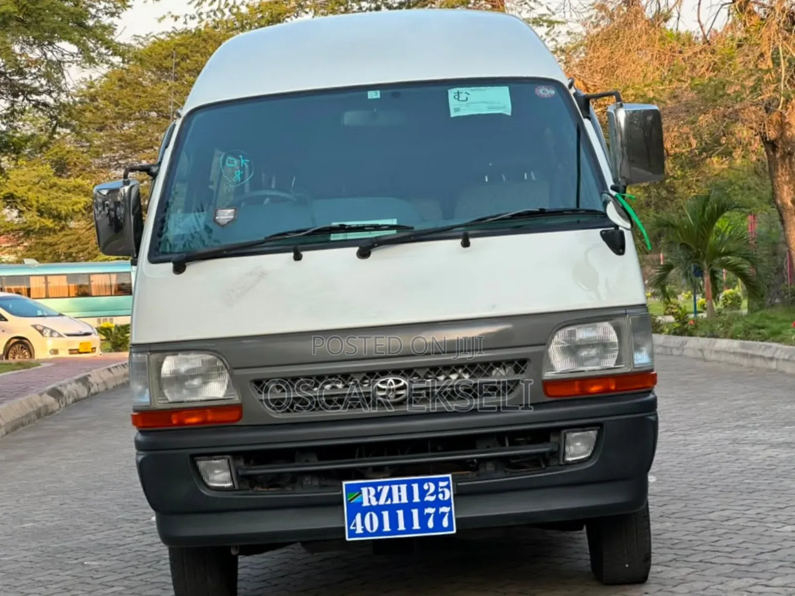 Toyota HiAce 2003 White