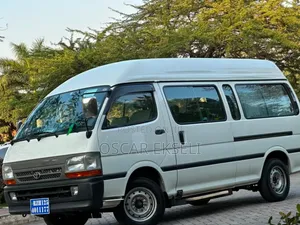 Toyota HiAce 2003 White
