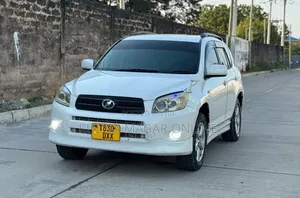 Toyota RAV4 2006 White