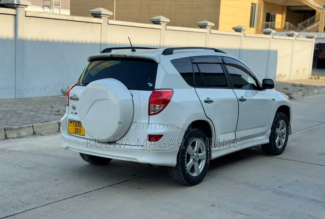 Toyota RAV4 2006 White