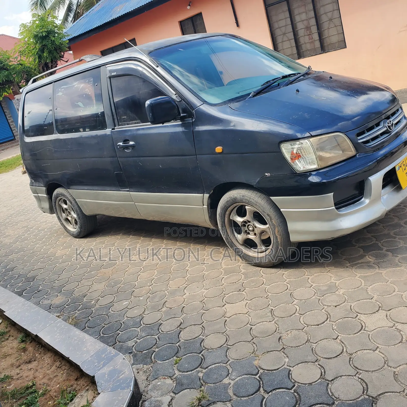 Toyota LiteAce Noah 2000 Black
