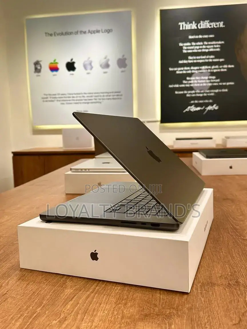 New Laptop Apple MacBook Pro 2025 M5 16GB Apple M5 SSD 1T