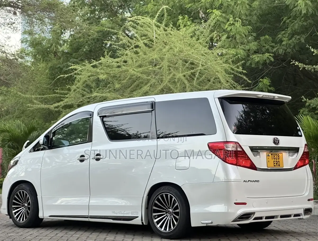 Toyota Alphard 2009 White
