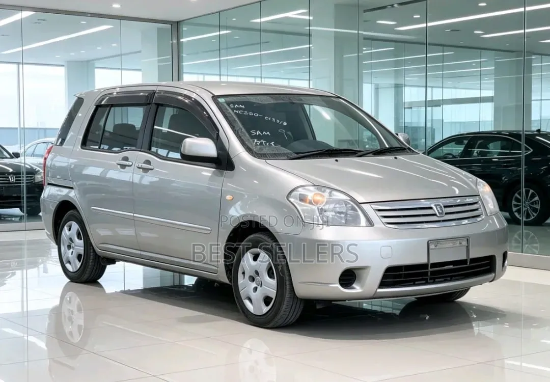 Toyota Raum 2006 Silver