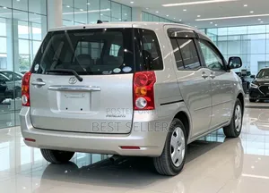Toyota Raum 2006 Silver