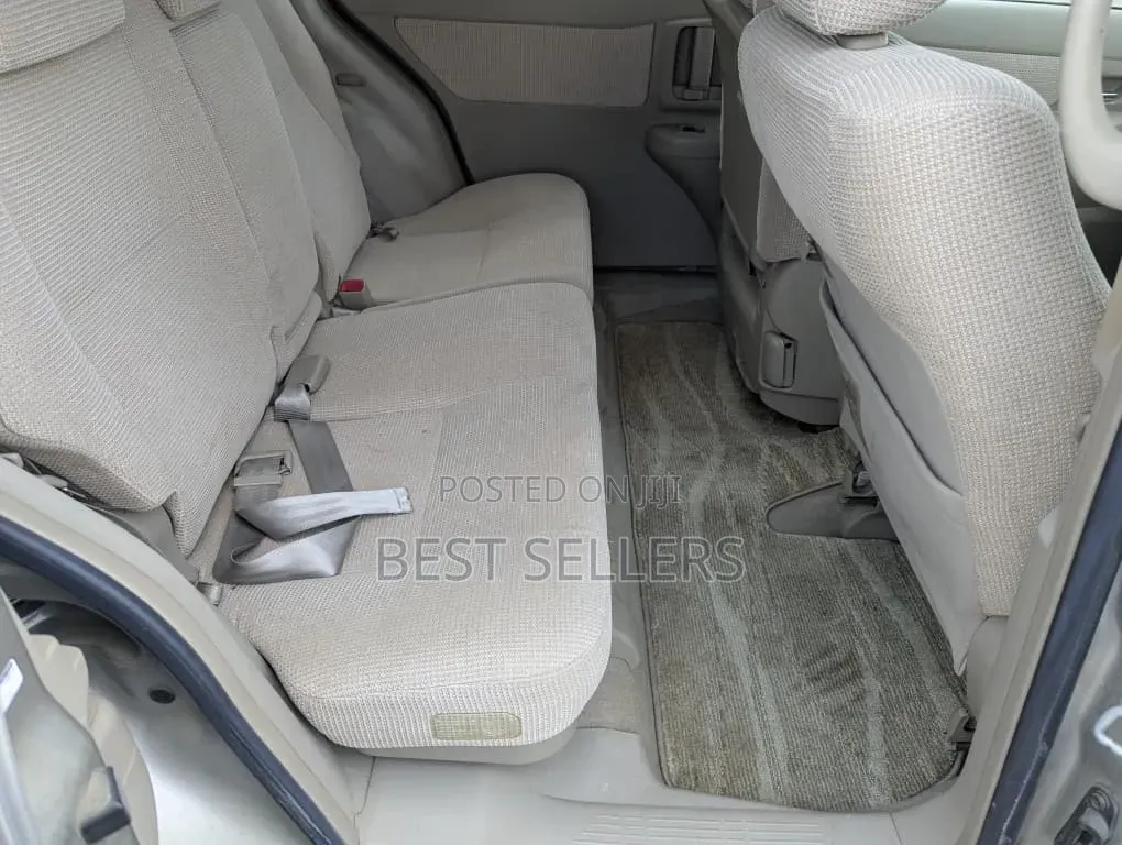 Toyota Raum 2006 Silver
