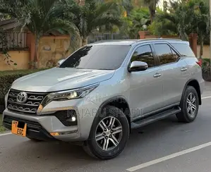 Toyota Fortuner 2.8 D AWD 2021 Silver
