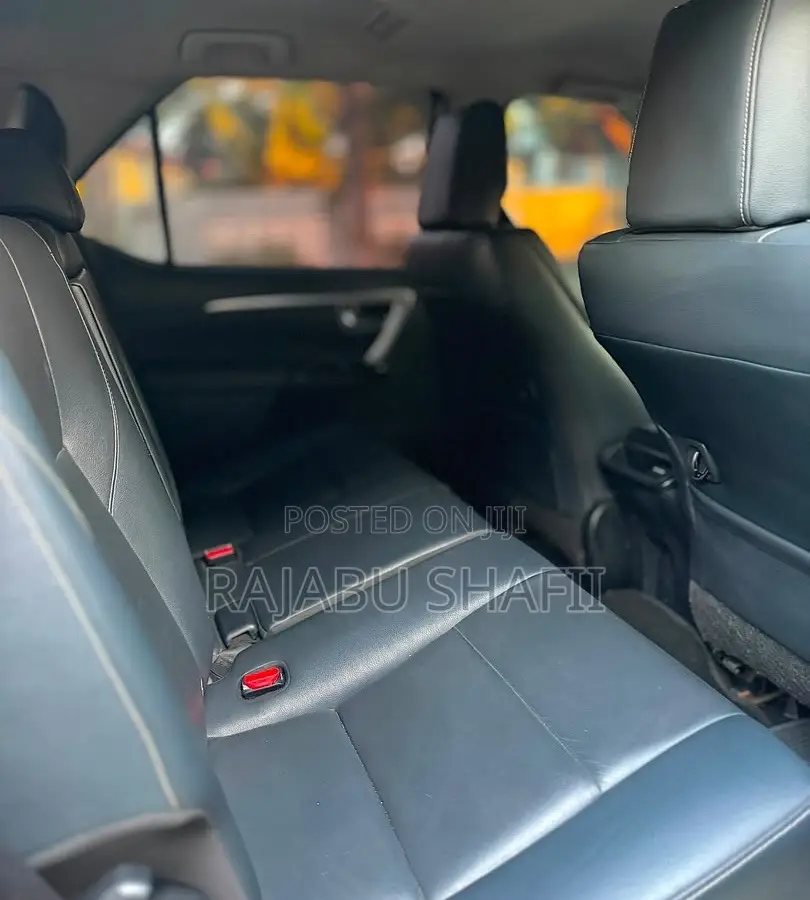 Toyota Fortuner 2.8 D AWD 2021 Silver