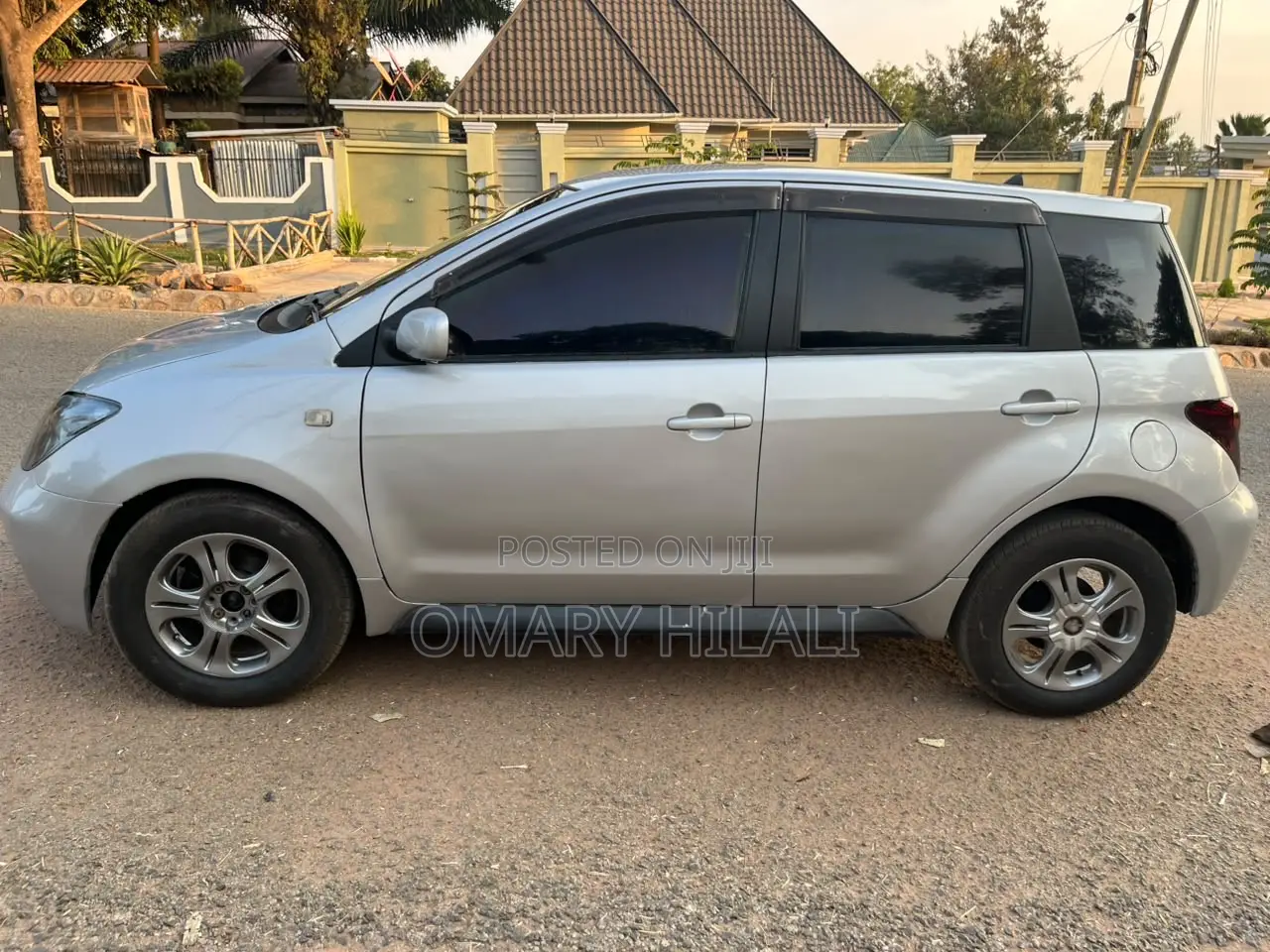 Toyota IST 2004 Silver