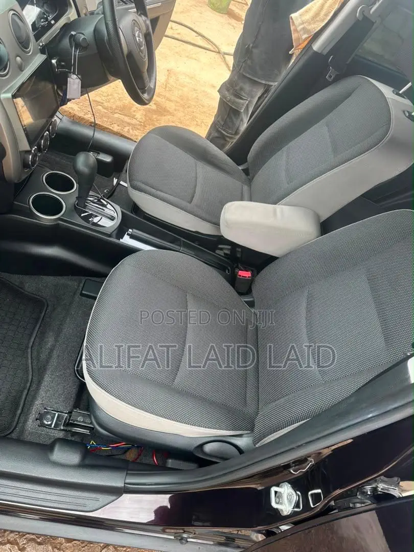 Mazda Verisa 2011 Black