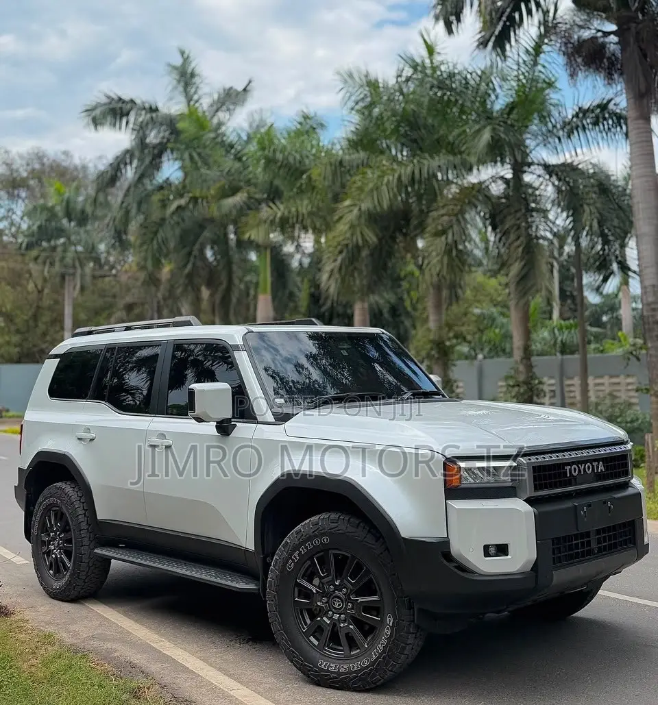 Toyota Land Cruiser Prado 2025 White