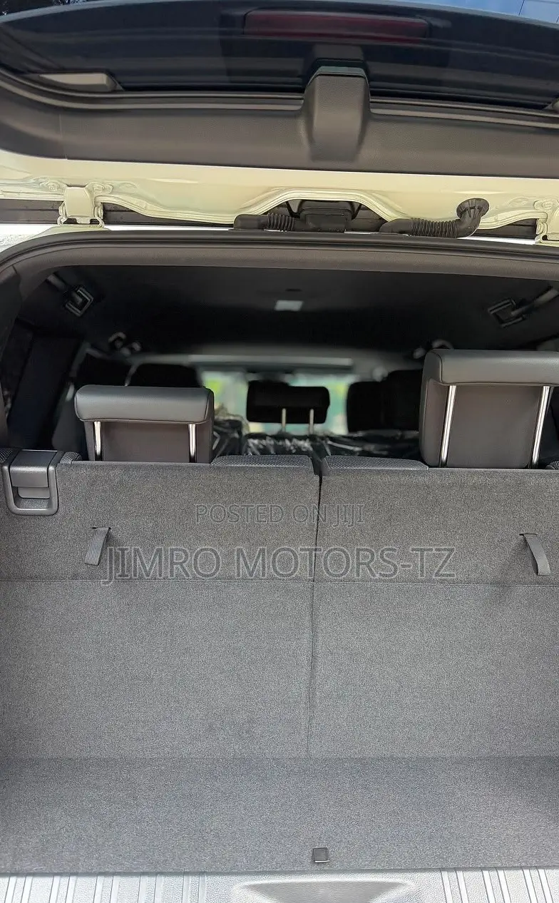 Toyota Land Cruiser Prado 2025 White