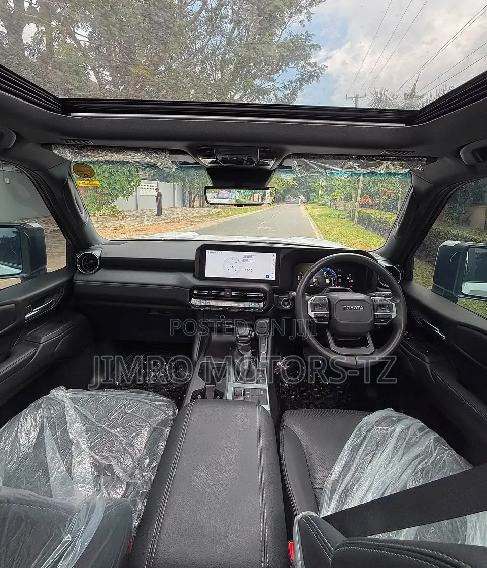 Toyota Land Cruiser Prado 2025 White