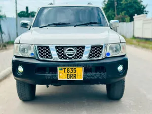 Nissan Patrol 2006 White