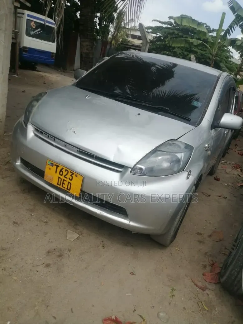 Toyota Passo 2004