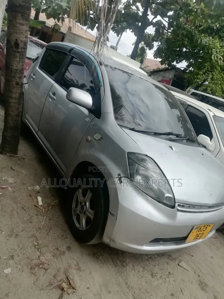 Toyota Passo 2004