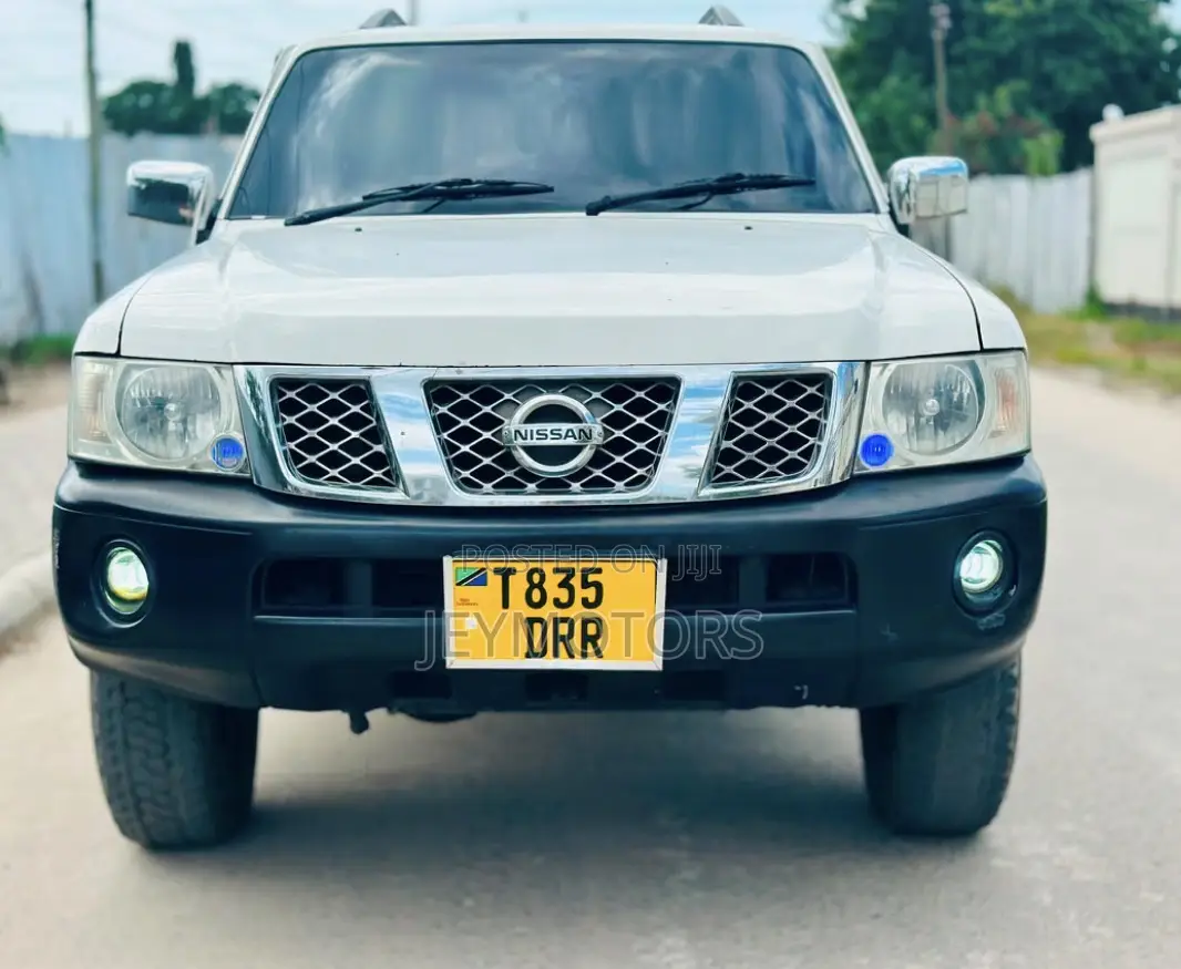 Nissan Patrol 2009 White