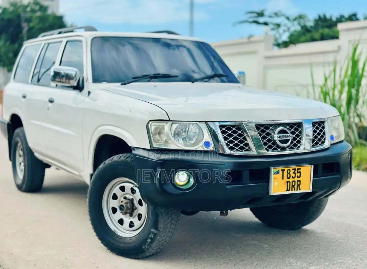 Nissan Patrol 2009 White