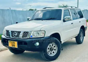 Nissan Patrol 2009 White