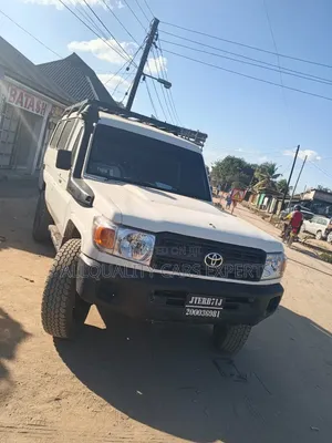 Toyota Land Cruiser Prado 2015 White