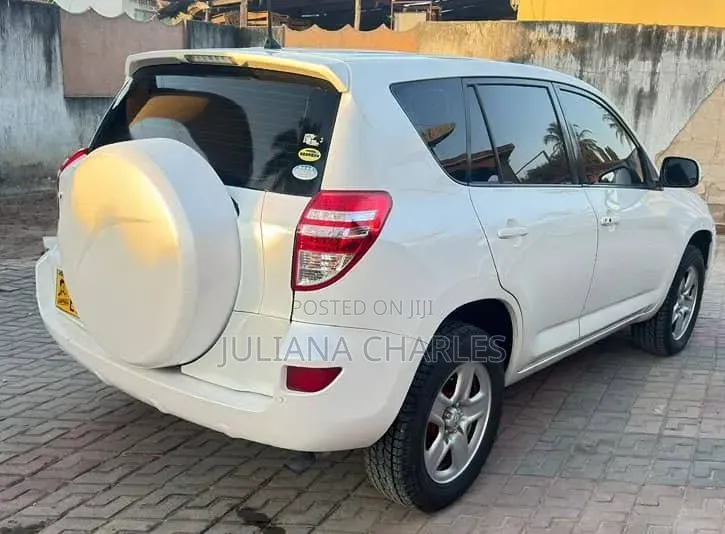 Toyota RAV4 2008 White